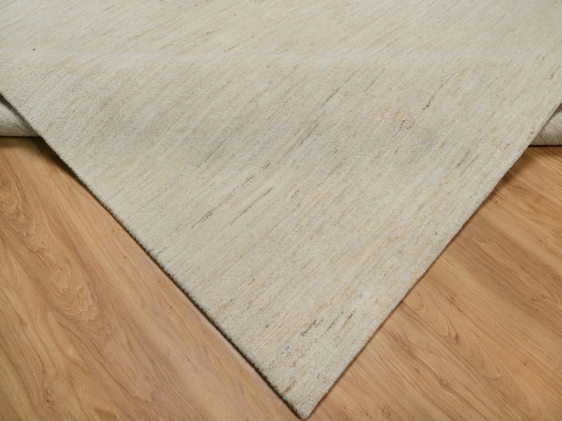 Gabbeh Modern / Contemporary hand-knotted wool rug in Ivory, 7'9" x 9'8" — SKU O091341 (view 6)
