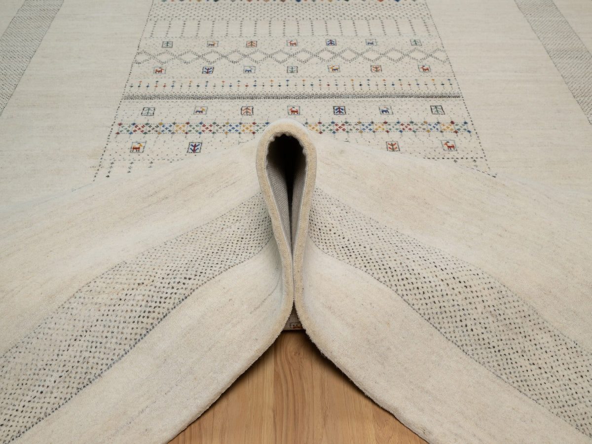 Gabbeh Modern / Contemporary hand-knotted wool rug in Ivory, 8'1" x 10' — SKU O091342 (view 5)