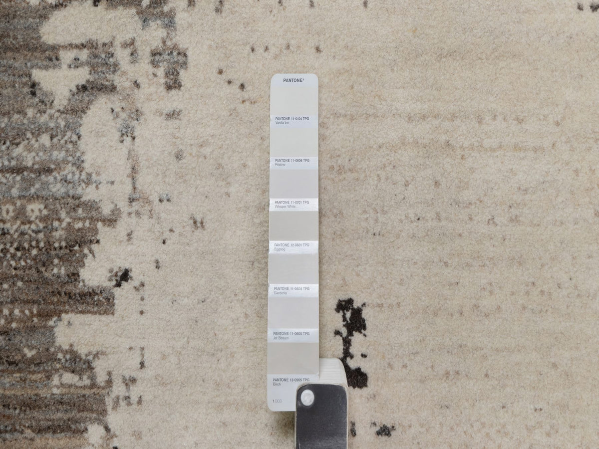 Gabbeh Modern / Contemporary hand-knotted wool rug in Ivory, 8'2" x 10' — SKU O091344 (view 7)