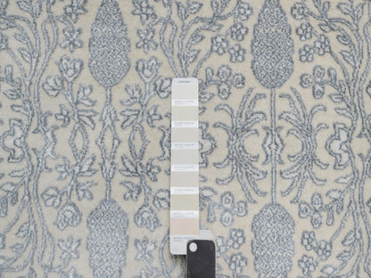 Fine Oriental hand-knotted wool/silk rug in Ivory, 8'11" x 12'1" — SKU O091353 (view 7)