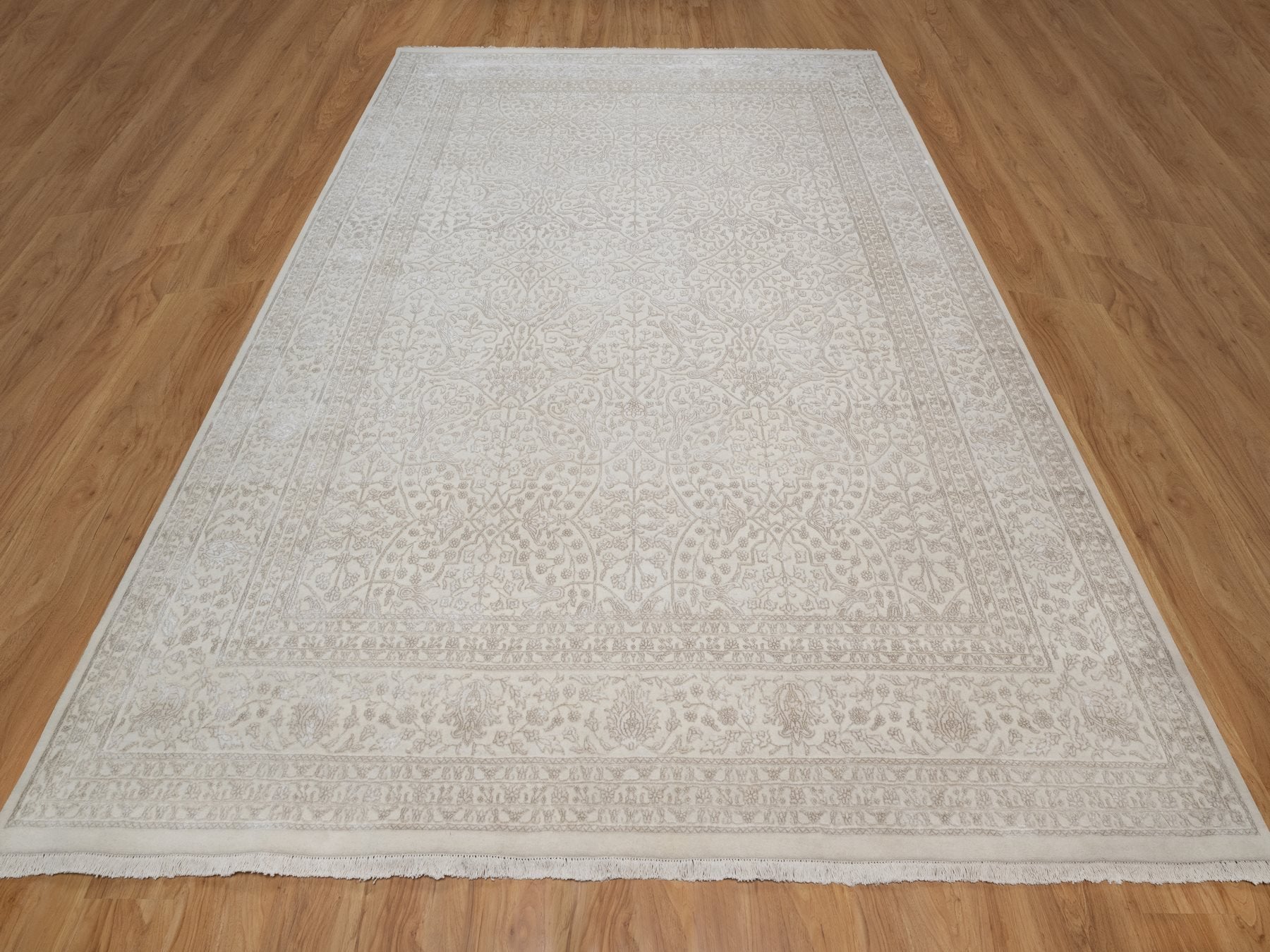 Fine Oriental hand-knotted wool/silk rug in Ivory, 9'1" x 12'1" — SKU O091365 (view 2)