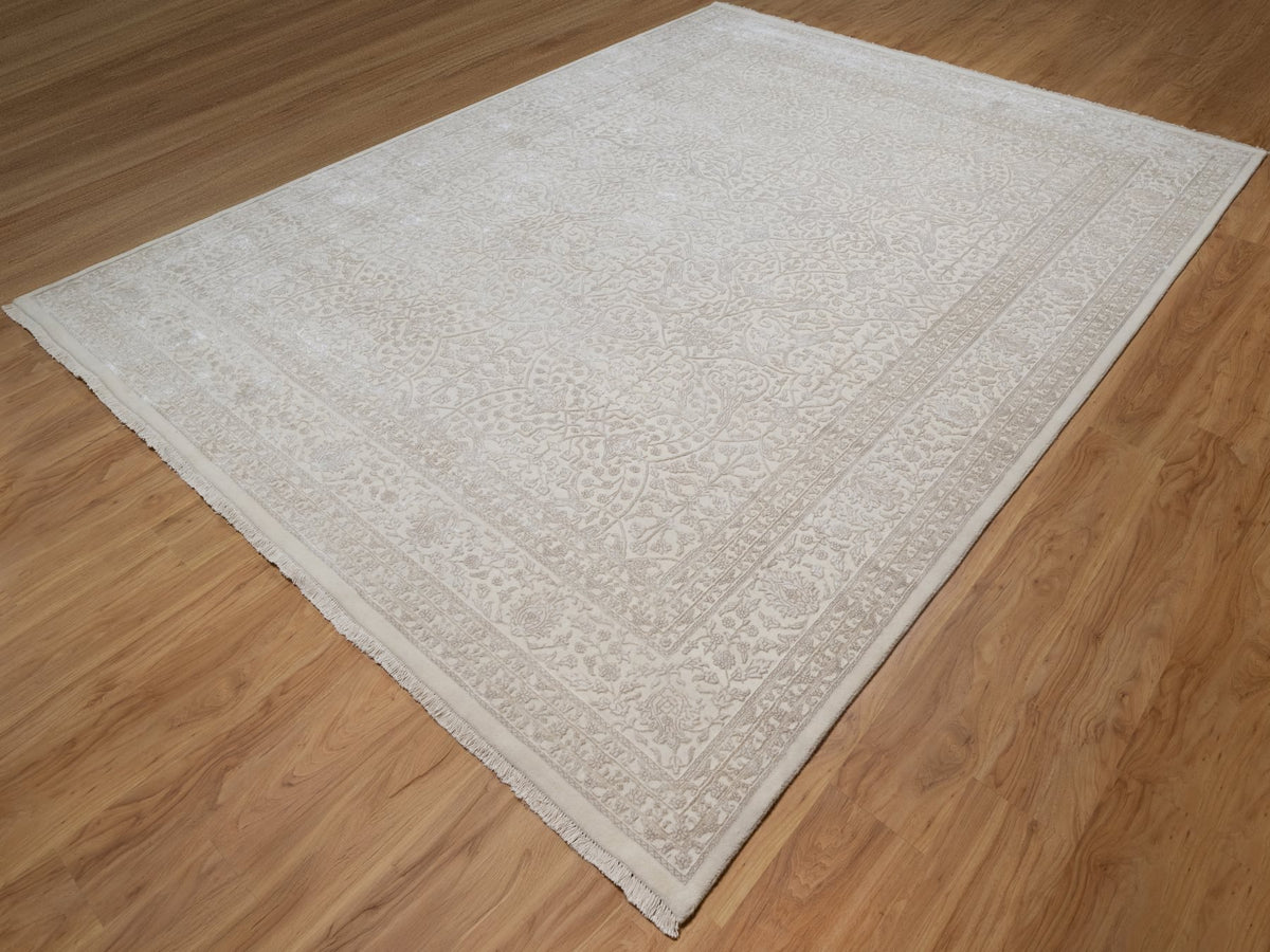 Fine Oriental hand-knotted wool/silk rug in Ivory, 9'1" x 12'1" — SKU O091365 (view 3)