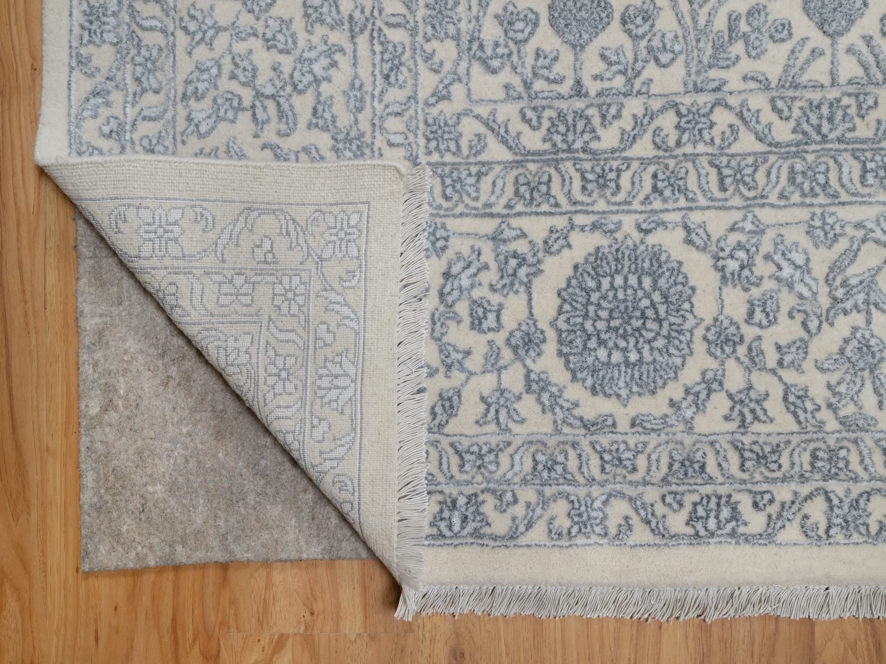 Fine Oriental hand-knotted wool/silk rug in Ivory, 8'8" x 12'1" — SKU O091367 (view 4)