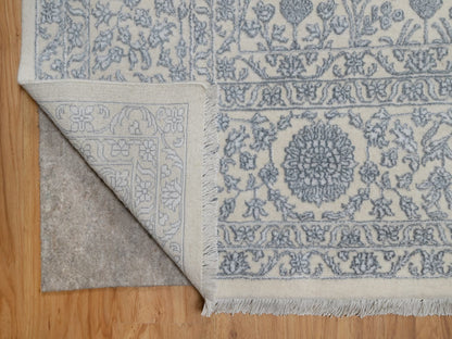 Fine Oriental hand-knotted wool/silk rug in Ivory, 8'8" x 12'1" — SKU O091367 (view 4)
