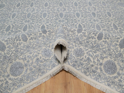 Fine Oriental hand-knotted wool/silk rug in Ivory, 8'8" x 12'1" — SKU O091367 (view 5)