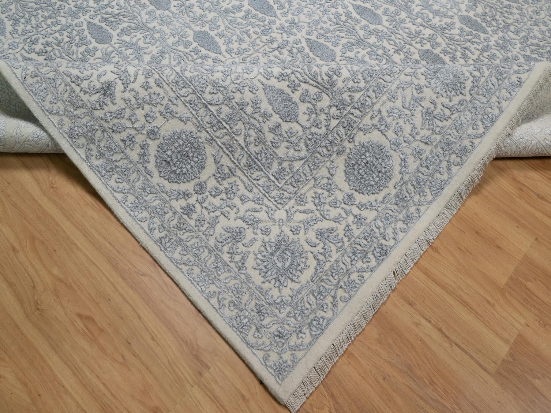 Fine Oriental hand-knotted wool/silk rug in Ivory, 8'8" x 12'1" — SKU O091367 (view 6)