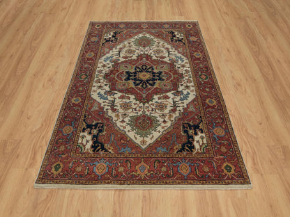 Ivory 5'1" x 7'2" Heriz Hand knotted Wool Rug - Sku: O091395