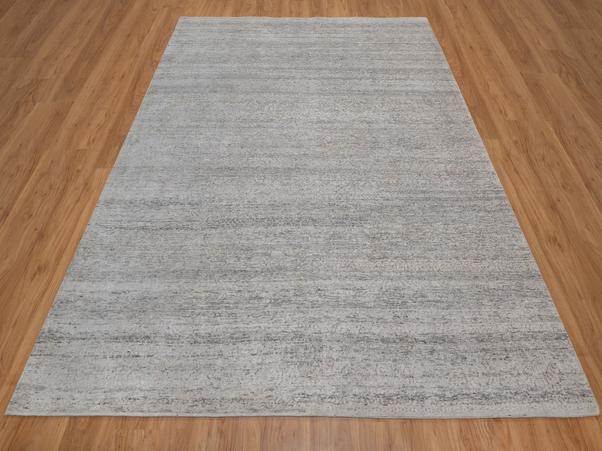 Modern / Contemporary hand-knotted wool rug in Gray, 8'1" x 10'2" — SKU O091409 (view 2)