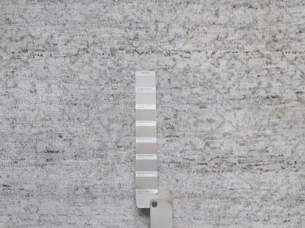 Modern / Contemporary hand-knotted wool rug in Gray, 8'1" x 10'2" — SKU O091409 (view 7)