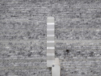Modern / Contemporary hand-knotted wool rug in Gray, 8' x 9'10" — SKU O091418 (view 7)