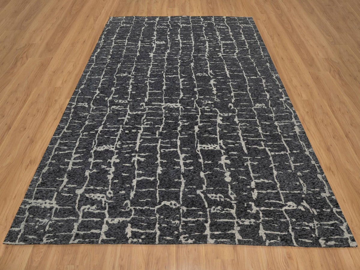 Modern / Contemporary hand-knotted wool rug in Black, 7'11" x 10'1" — SKU O091419 (view 2)