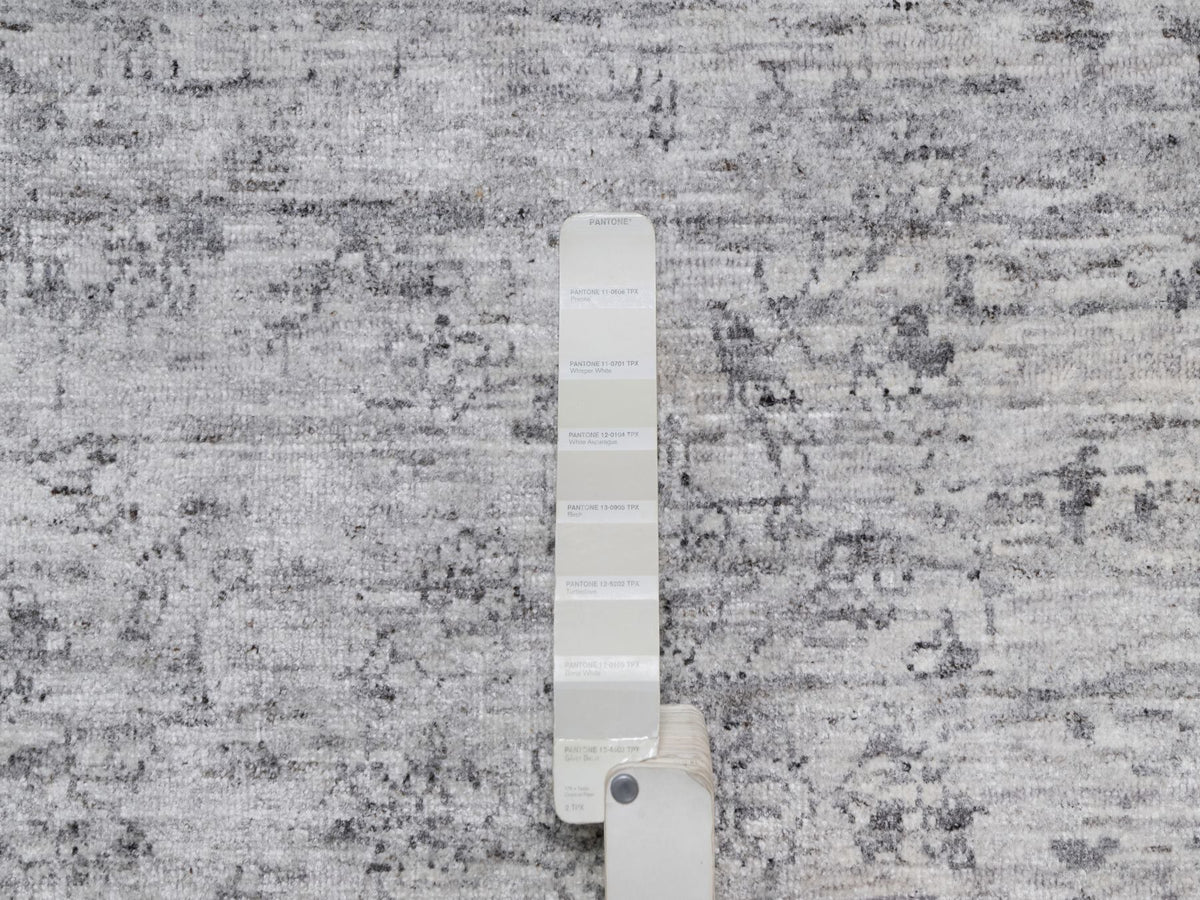 Modern / Contemporary hand-knotted wool rug in Ivory, 7'10" x 10' — SKU O091423 (view 7)
