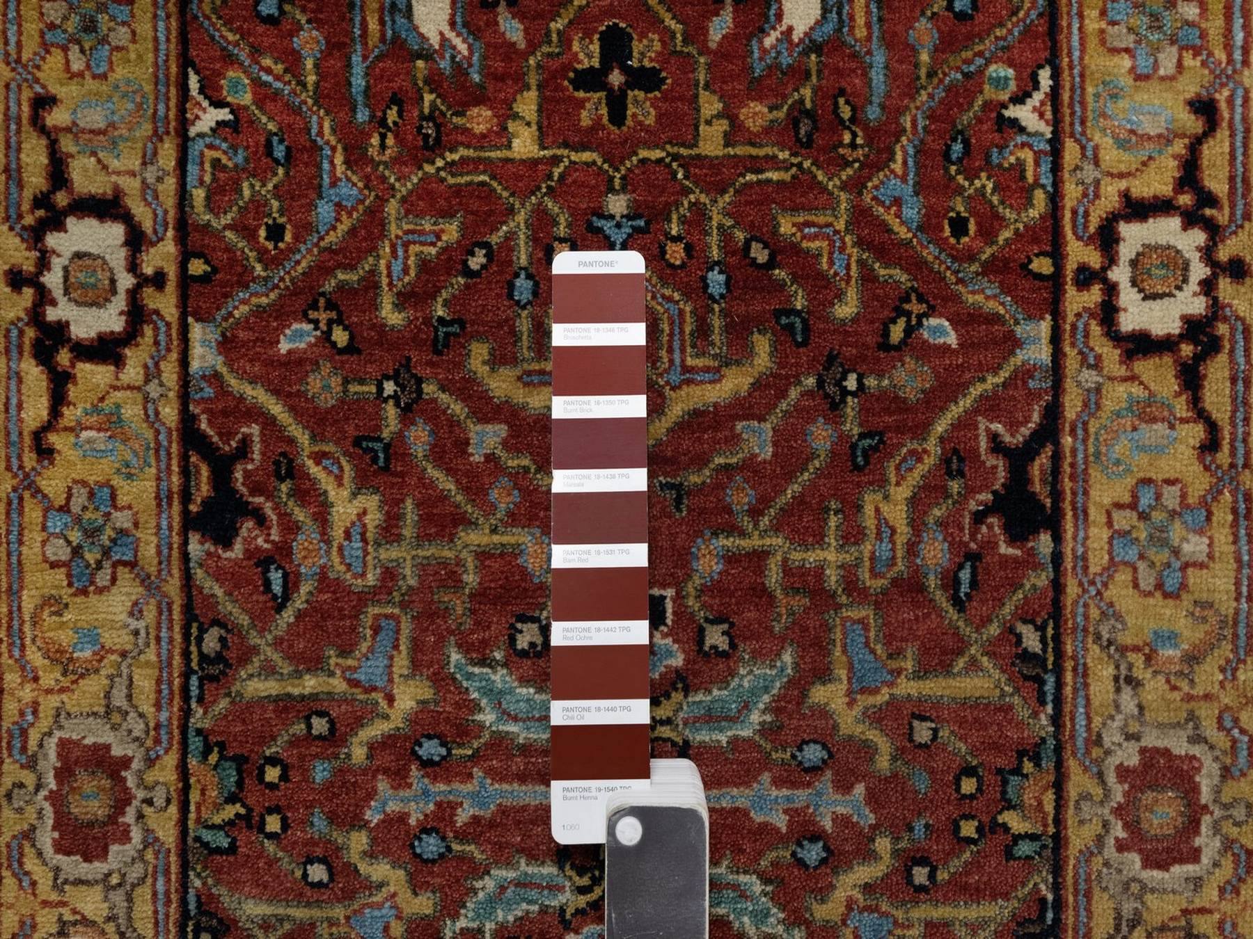 Heriz Heriz hand-knotted wool rug in Red & Gold, 2'1" x 3'3" — SKU O091484 (view 4)