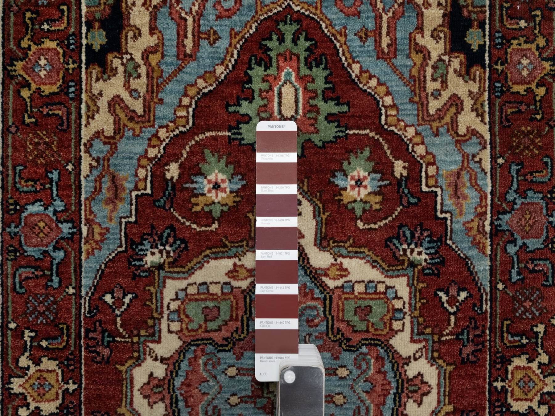 Heriz Heriz hand-knotted wool rug in Red, 2' x 3'3" — SKU O091492 (view 4)