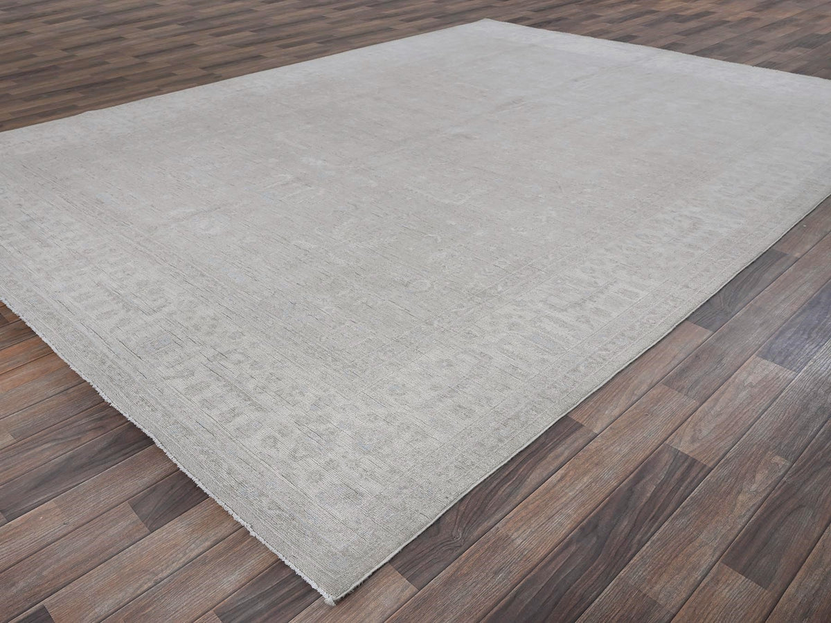 Heriz Vintage hand-knotted wool rug in Gray & Ivory, 8'7" x 11'5" — SKU O0914 (view 4)