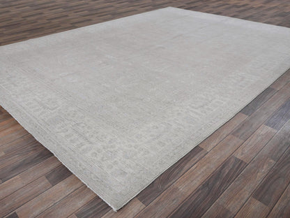 Heriz Vintage hand-knotted wool rug in Gray & Ivory, 8'7" x 11'5" — SKU O0914 (view 4)