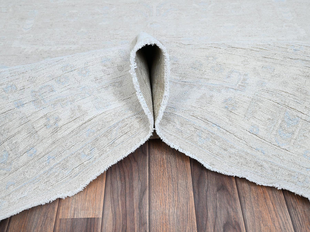 Heriz Vintage hand-knotted wool rug in Gray & Ivory, 8'7" x 11'5" — SKU O0914 (view 6)
