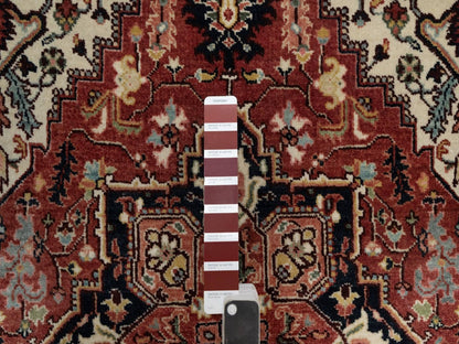 Heriz Heriz hand-knotted wool rug in Red & Midnight Blue, 3' x 5' — SKU O091509 (view 4)
