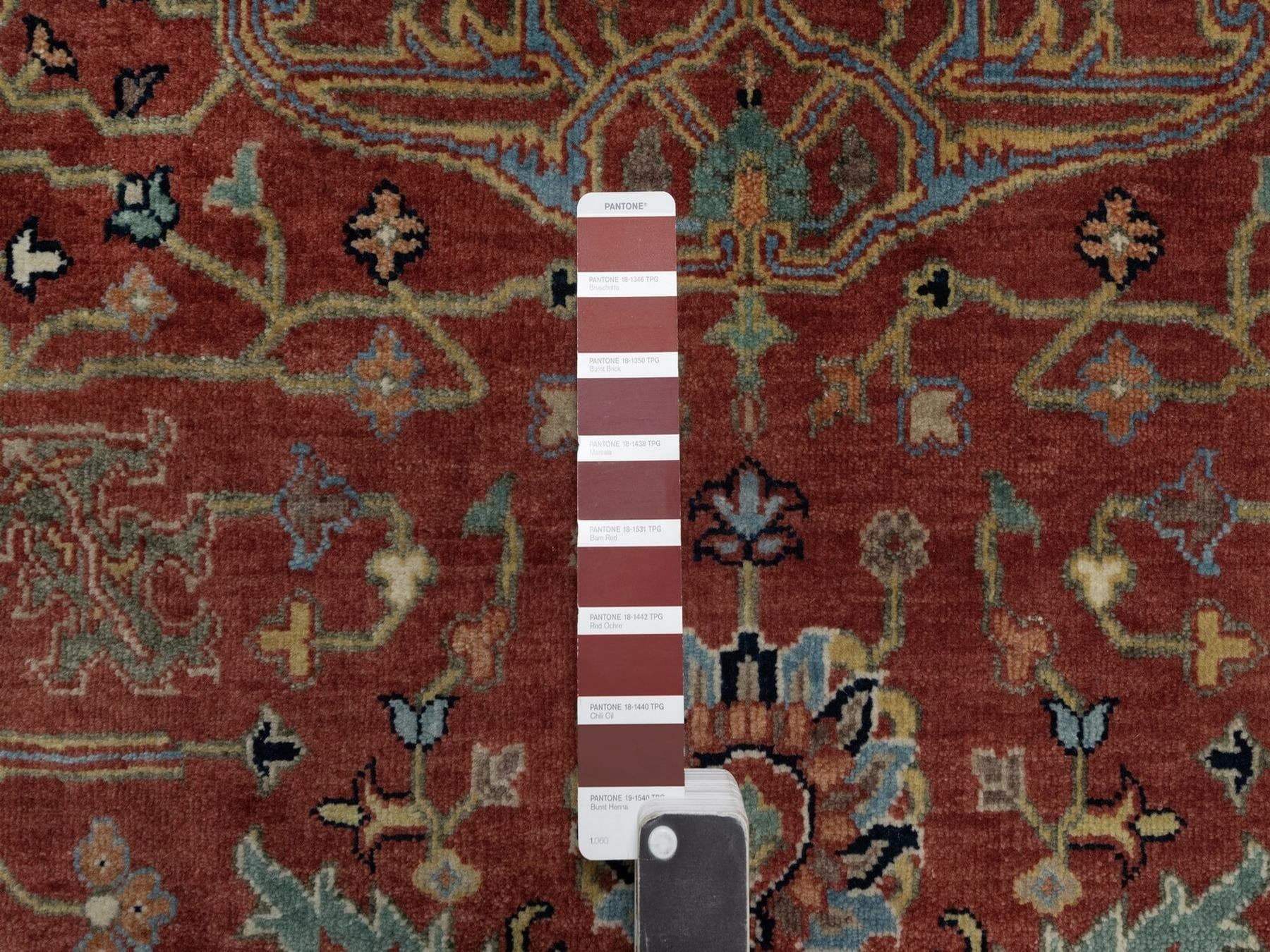 Heriz Heriz hand-knotted wool rug in Red & Gold, 6'2" x 6'2" — SKU O091521 (view 4)