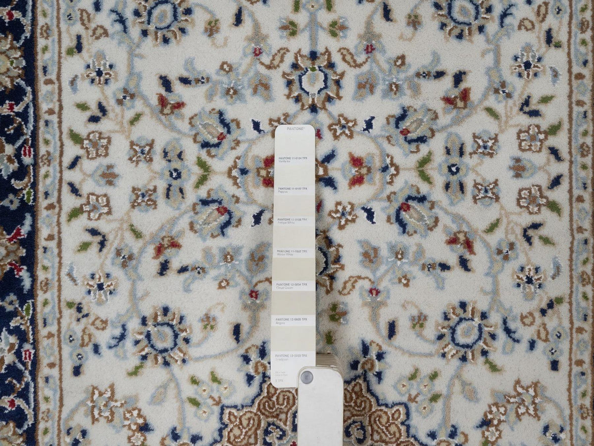 Nain Fine Oriental hand-knotted wool/silk runner in Ivory & Midnight Blue, 2'8" x 10'3" — SKU O091559 (view 4)