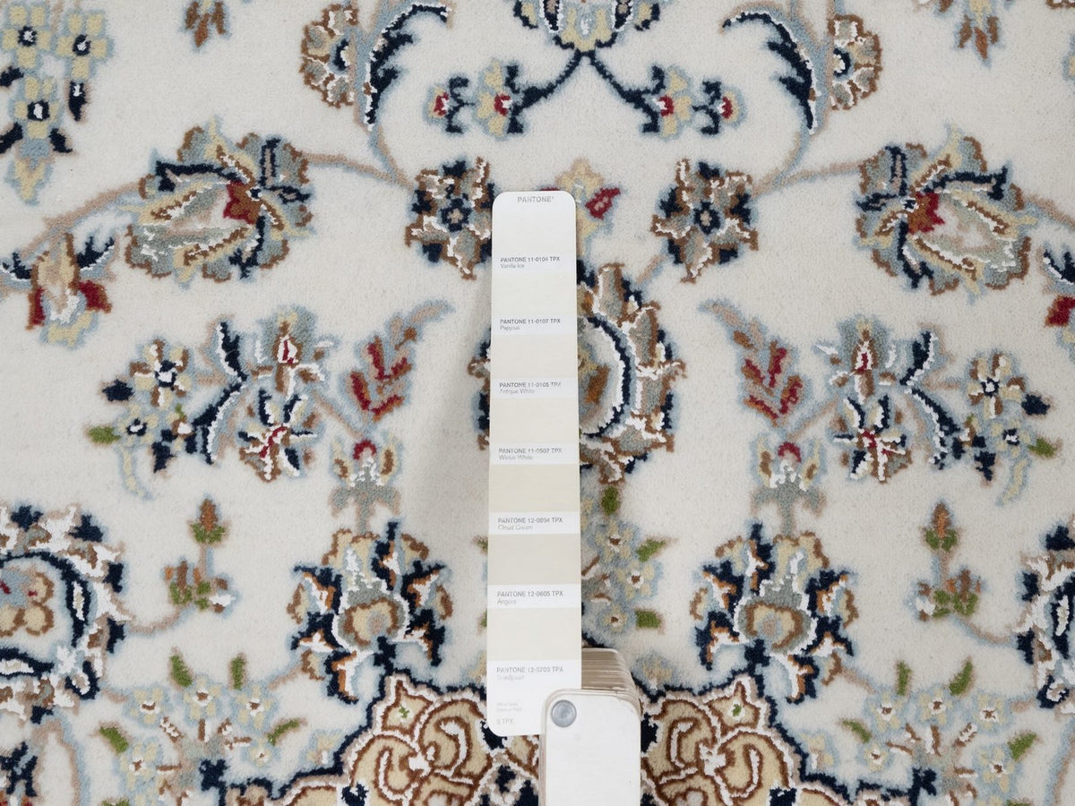 Nain Fine Oriental hand-knotted wool/silk rug in Ivory, 4'8" x 6'10" — SKU O091583 (view 4)