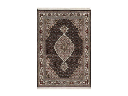 Black 4'9" x 6'9" Fine Oriental Hand knotted Wool Rug - Sku: O091588