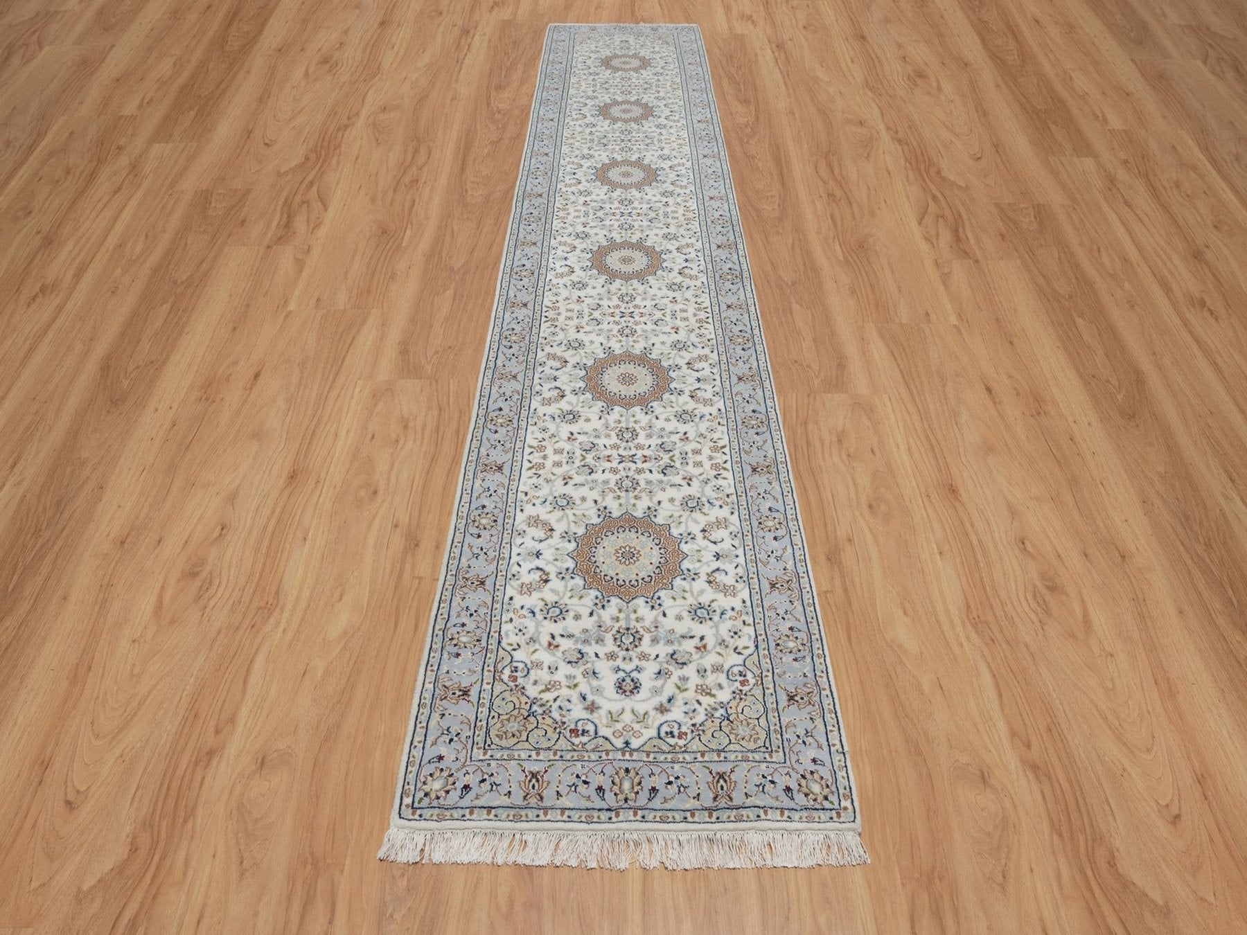 Ivory 2'10" x 14'6" Fine Oriental Hand knotted Wool/Silk Rug - Sku: O091614