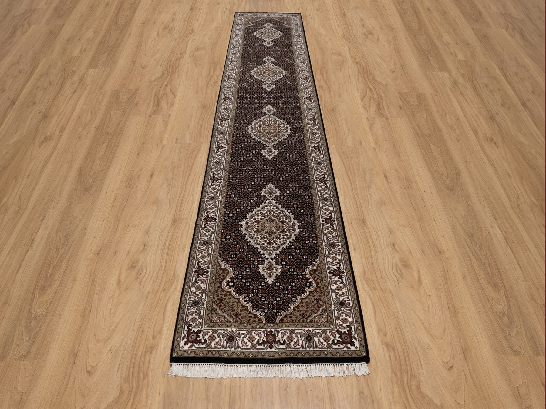 Black 2'10" x 13'11" Fine Oriental Hand knotted Wool Rug - Sku: O091639