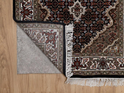 Black 2'10" x 13'11" Fine Oriental Hand knotted Wool Rug - Sku: O091639