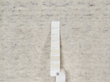 Modern / Contemporary hand-knotted wool runner in Ivory, 2'7" x 12' — SKU O091668 (view 4)
