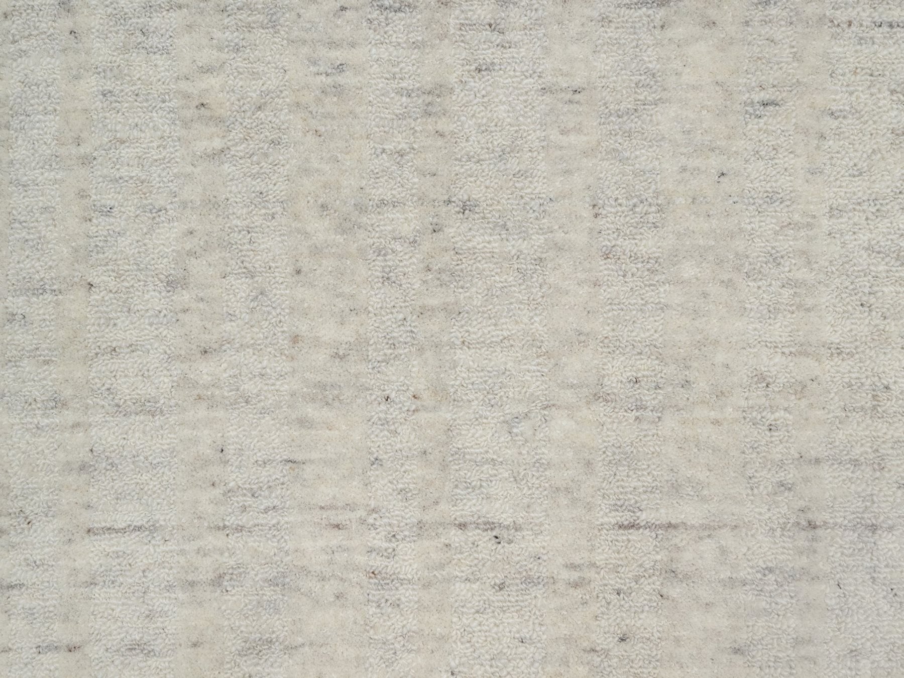 Modern / Contemporary hand-knotted wool runner in Ivory, 2'7" x 12' — SKU O091668 (view 5)
