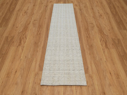 Modern / Contemporary hand-knotted wool runner in Ivory, 2'6" x 9'11" — SKU O091671 (view 2)
