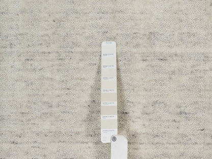 Modern / Contemporary hand-knotted wool runner in Ivory, 2'6" x 9'11" — SKU O091671 (view 4)