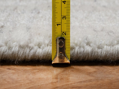 Modern / Contemporary hand-knotted wool runner in Ivory, 2'6" x 9'11" — SKU O091671 (view 7)