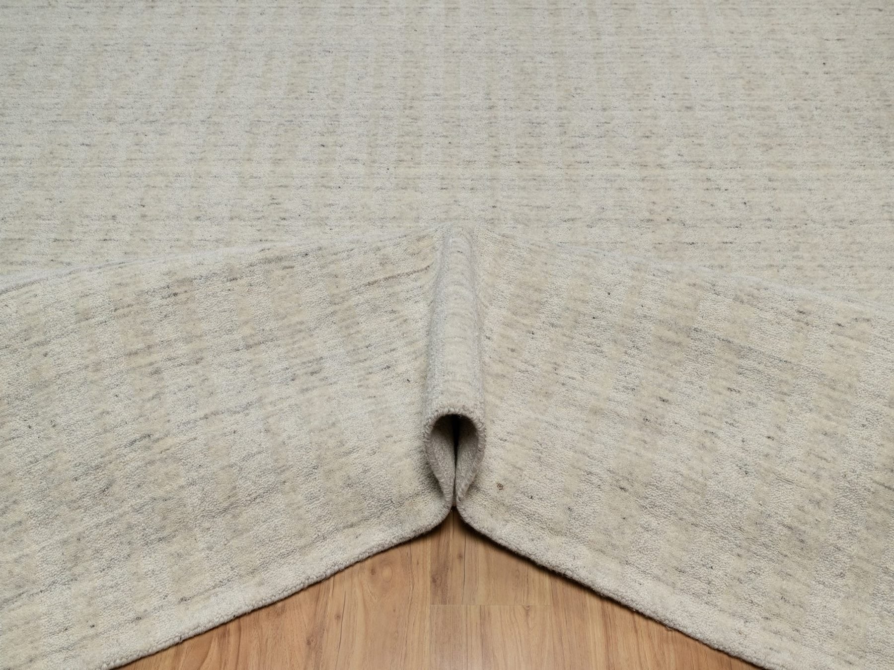 Modern / Contemporary hand-knotted wool rug in Ivory, 8'11" x 12' — SKU O091673 (view 5)