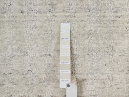 Modern / Contemporary hand-knotted wool rug in Ivory, 8'1" x 10' — SKU O091677 (view 7)