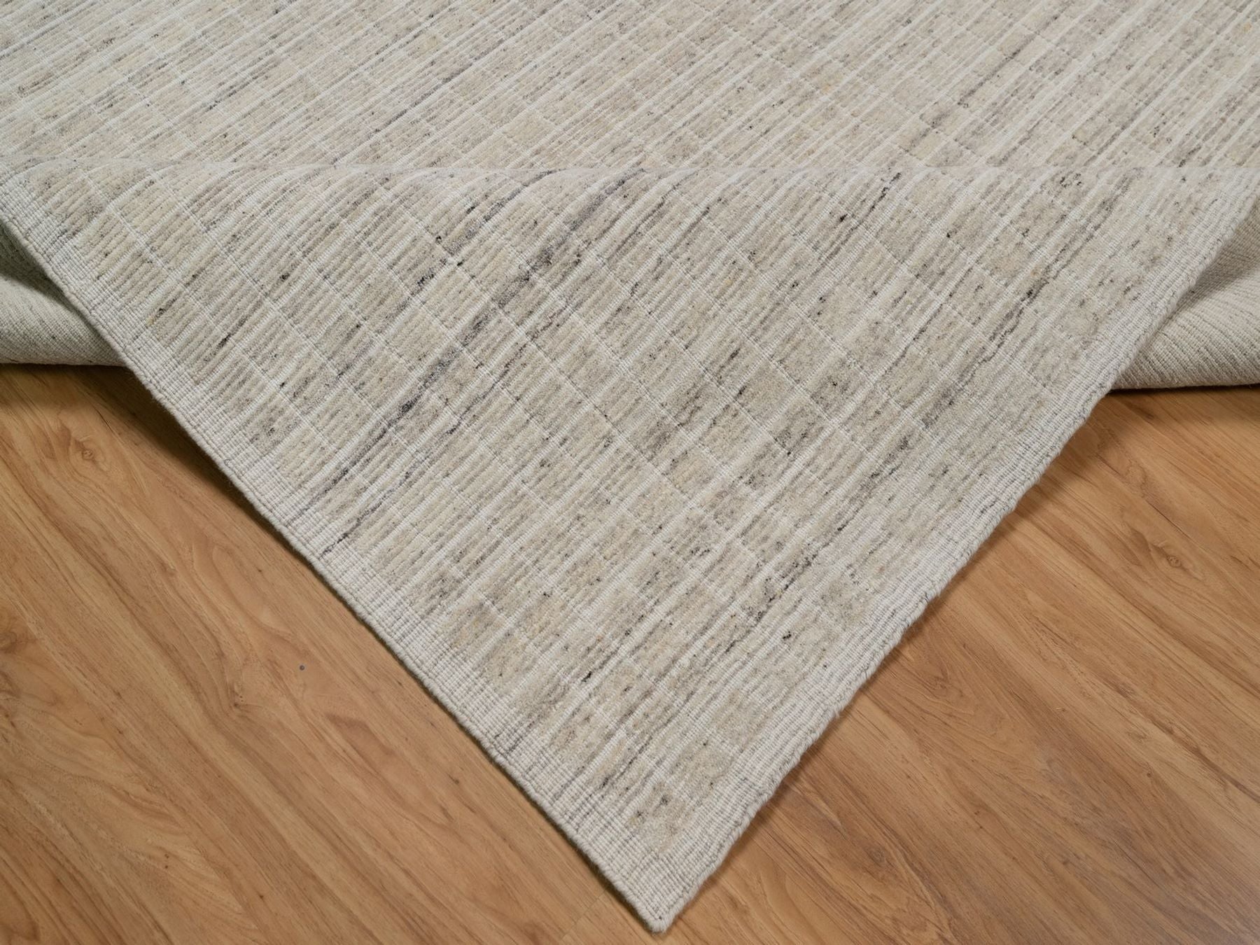 Modern / Contemporary hand-knotted wool rug in Ivory, 10'1" x 14' — SKU O091684 (view 6)