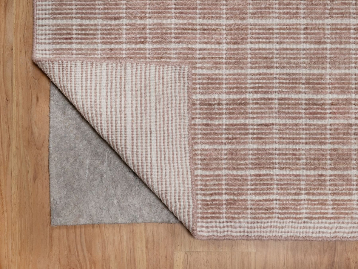 Modern / Contemporary hand-knotted wool rug in Pink, 8' x 10' — SKU O091711 (view 4)