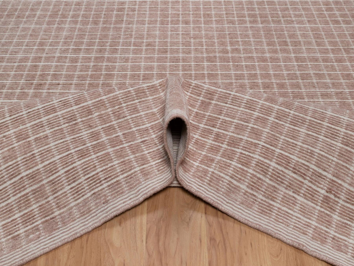 Modern / Contemporary hand-knotted wool rug in Pink, 8' x 10' — SKU O091711 (view 5)
