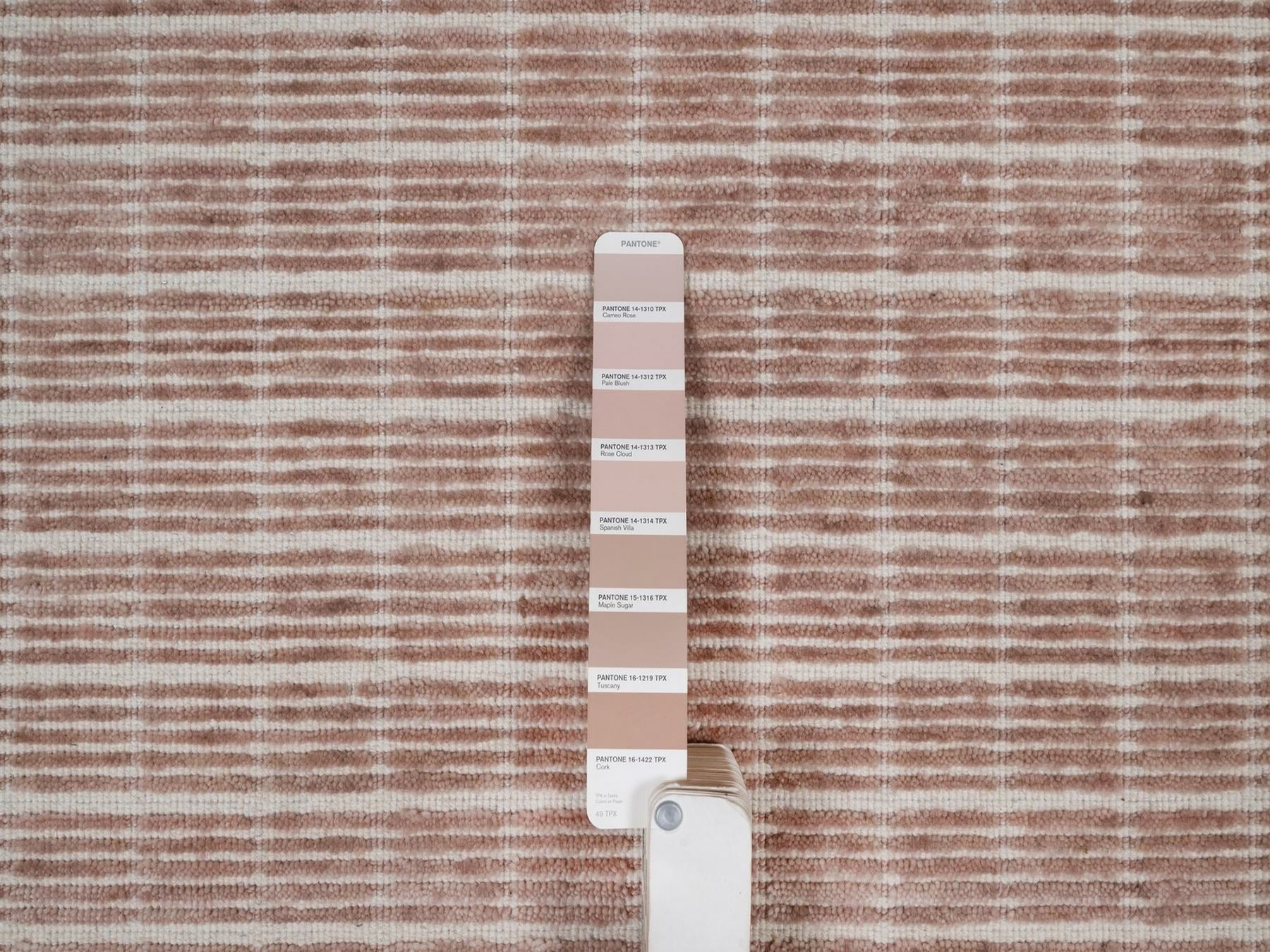 Modern / Contemporary hand-knotted wool rug in Pink, 8' x 10' — SKU O091711 (view 7)