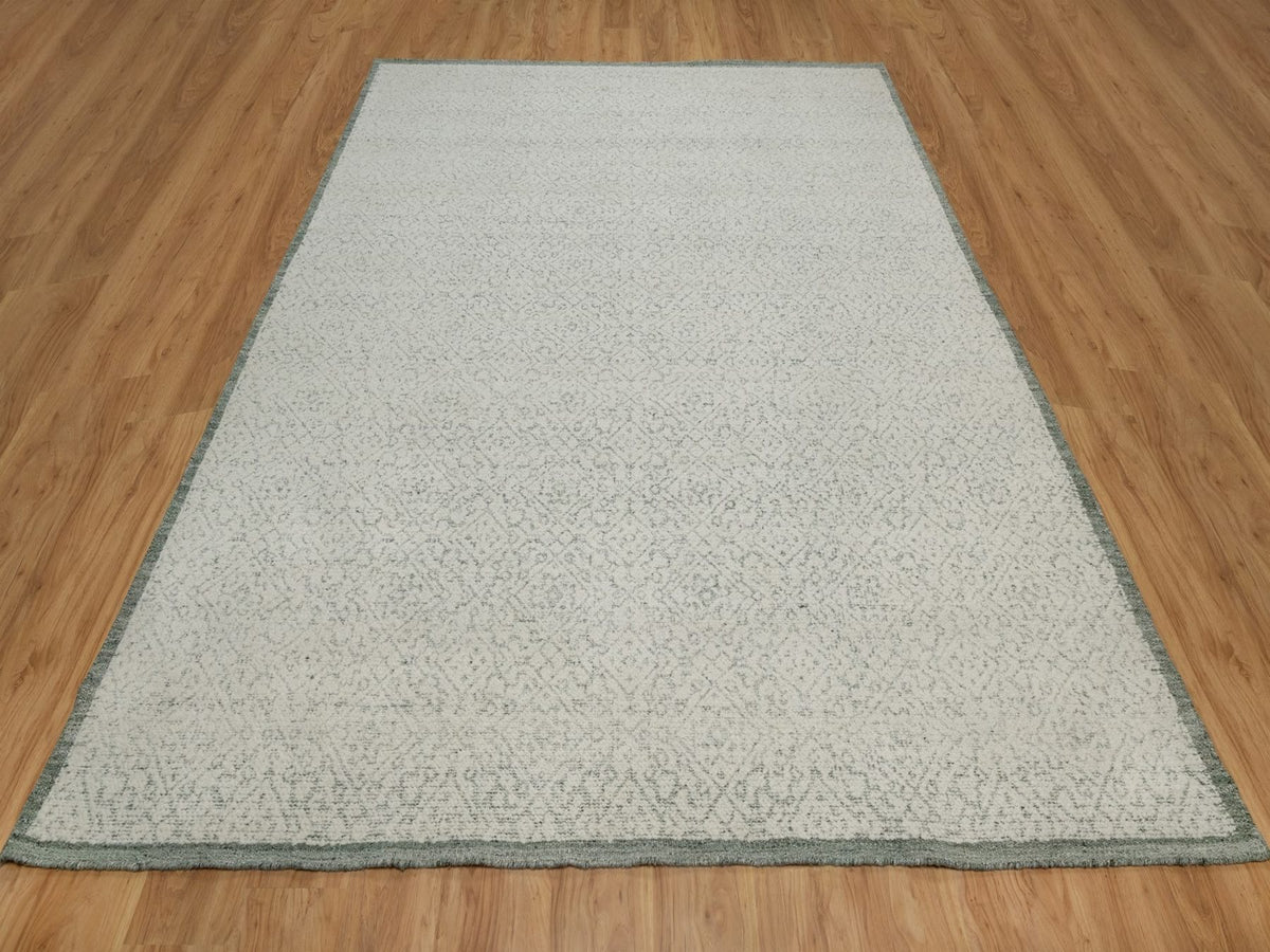 Modern / Contemporary hand-knotted wool rug in Ivory, 8'2" x 10'2" — SKU O091716 (view 2)