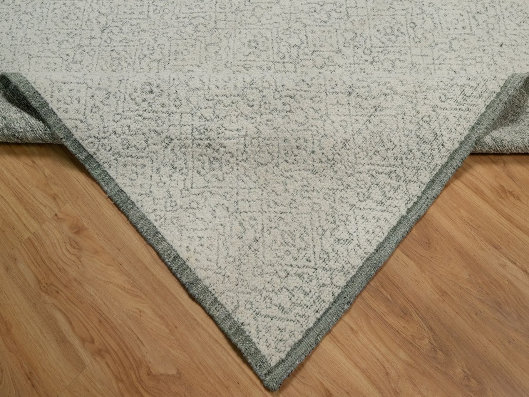 Modern / Contemporary hand-knotted wool rug in Ivory, 8'2" x 10'2" — SKU O091716 (view 6)