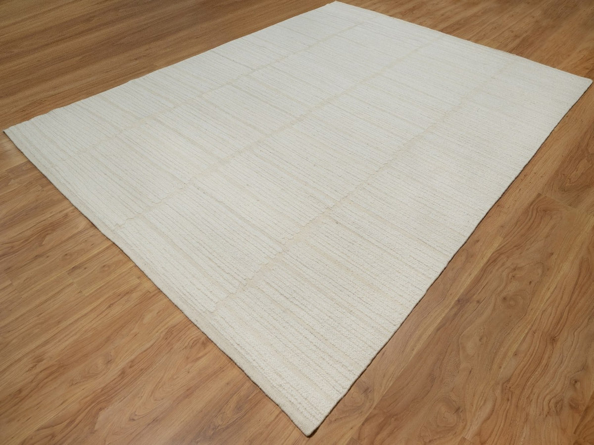 Modern / Contemporary hand-knotted wool rug in Ivory, 9' x 12' — SKU O091718 (view 3)