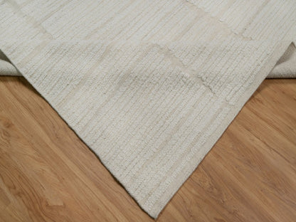 Modern / Contemporary hand-knotted wool rug in Ivory, 9' x 12' — SKU O091718 (view 6)