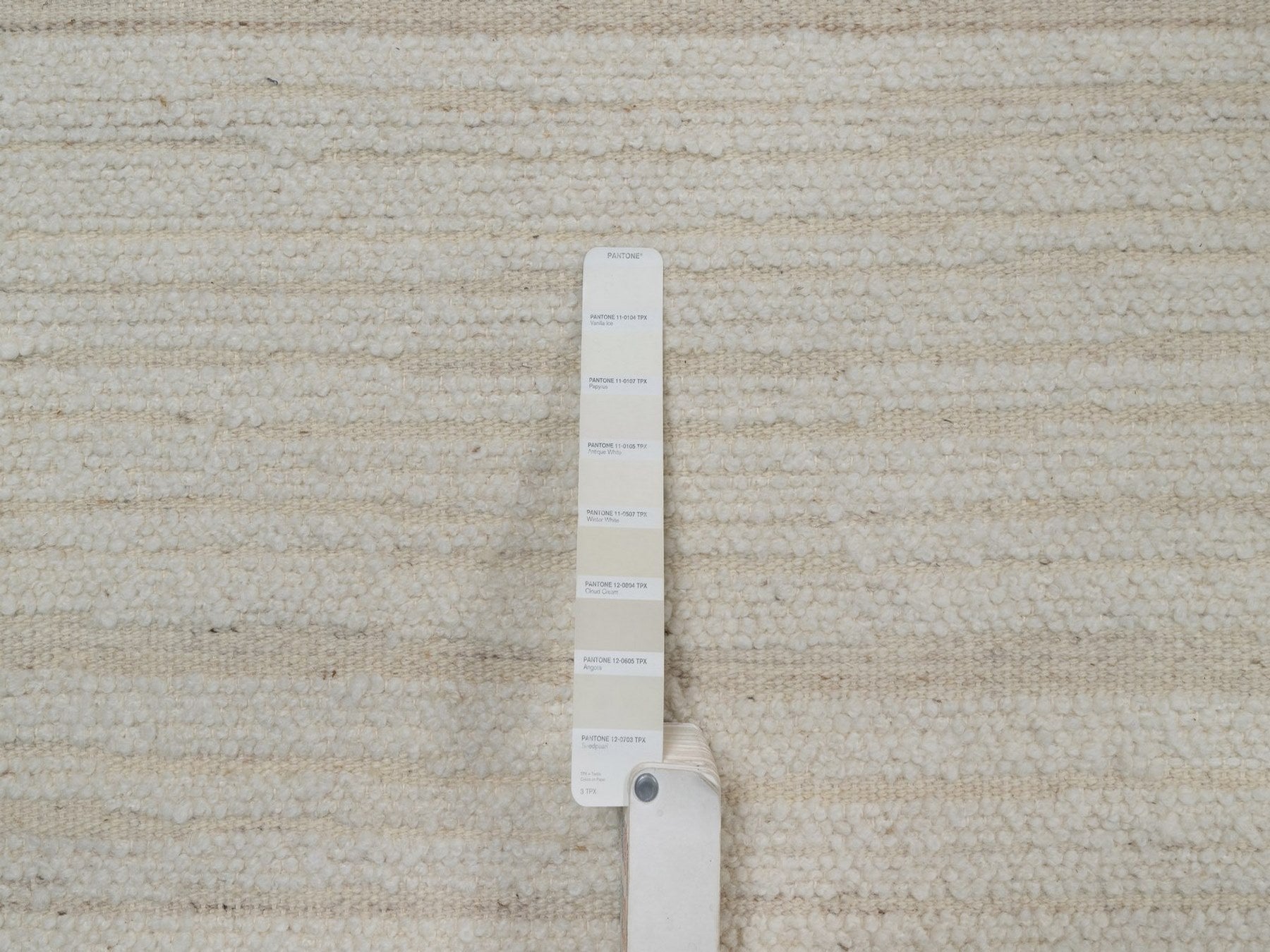 Modern / Contemporary hand-knotted wool rug in Ivory, 9' x 12' — SKU O091718 (view 7)