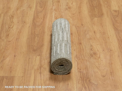 Modern / Contemporary hand-knotted wool runner in Ivory, 2'6" x 7'11" — SKU O091722 (view 6)