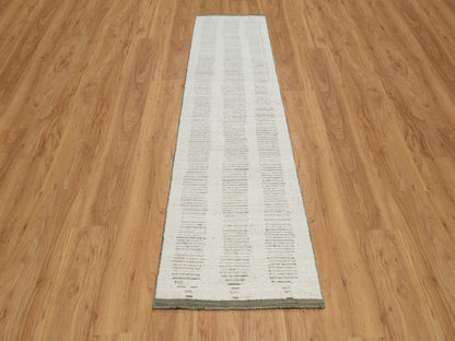 Modern / Contemporary hand-knotted wool runner in Ivory, 2'6" x 9'11" — SKU O091726 (view 2)