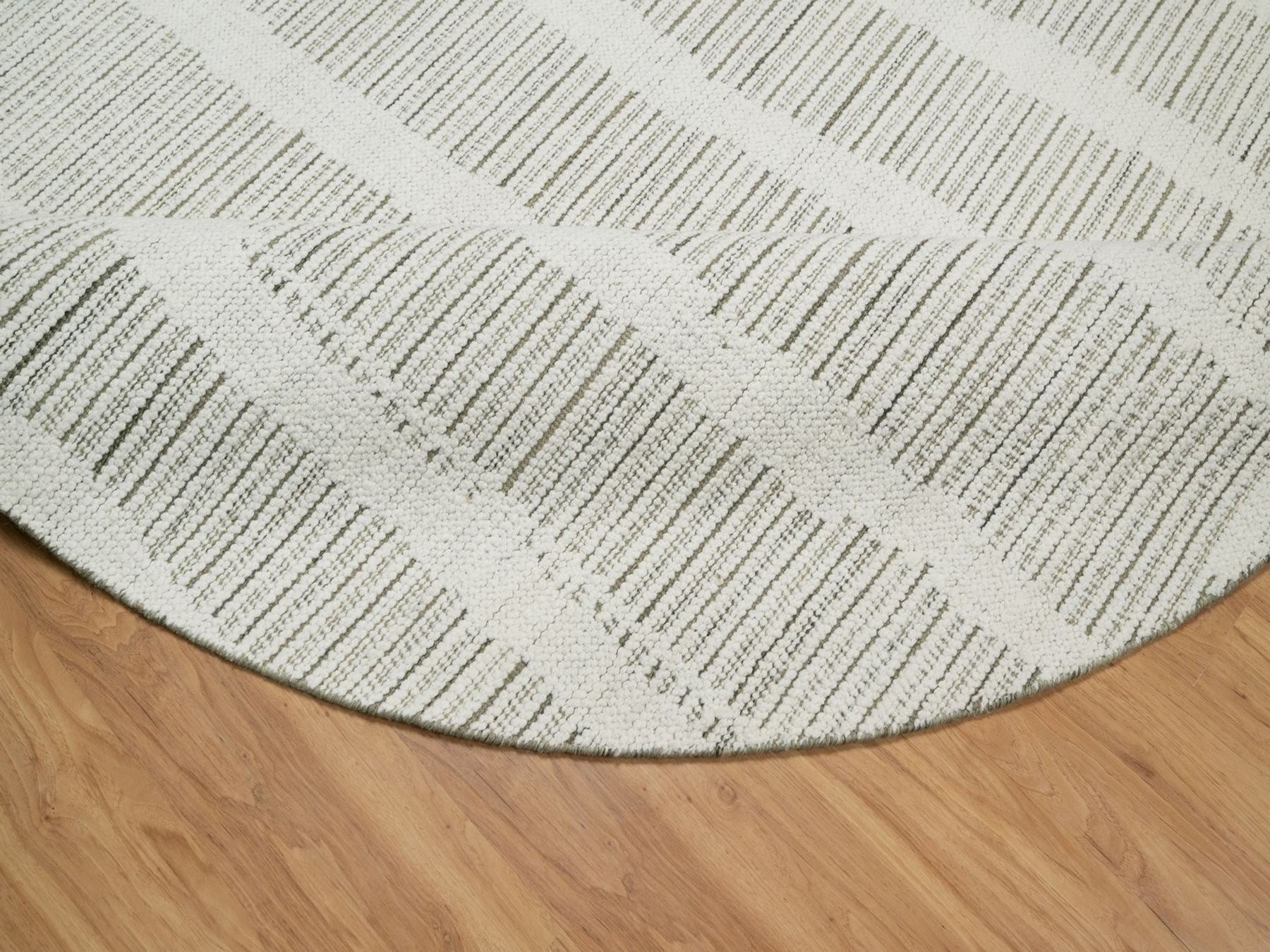 Modern / Contemporary hand-knotted wool rug in Ivory, 7'9" x 7'9" — SKU O091728 (view 6)