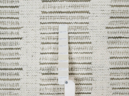 Modern / Contemporary hand-knotted wool rug in Ivory, 7'9" x 7'9" — SKU O091728 (view 7)