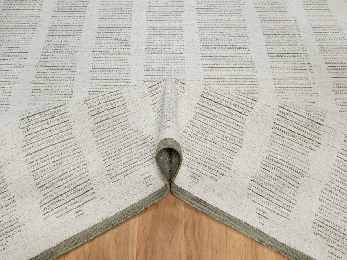 Modern / Contemporary hand-knotted wool rug in Ivory, 8' x 9'11" — SKU O091729 (view 5)